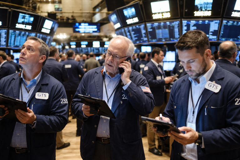 Dow Jones gains 275 points as ceasefire hopes lift stocks